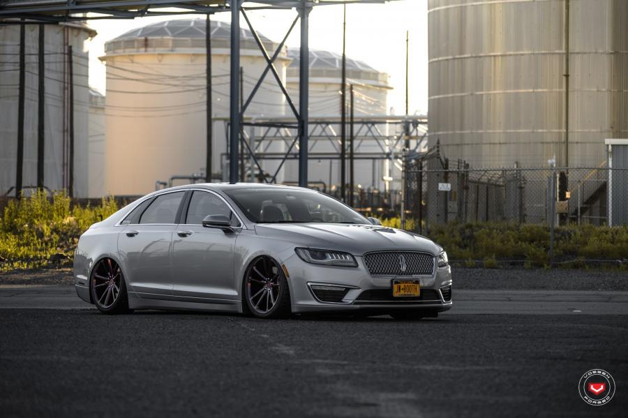  Lincoln MKZ on Vossen Wheels (CG-203) 2017 года  (фото 8 из 30)